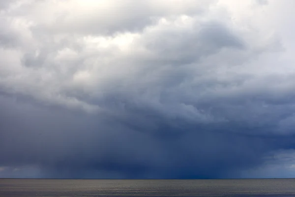 Mavi deniz. — Stok fotoğraf