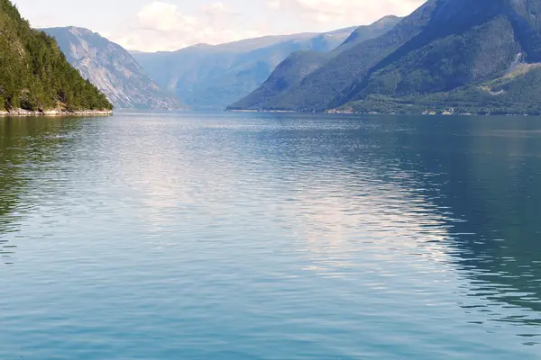 Fjord v Norsku. — Stock fotografie