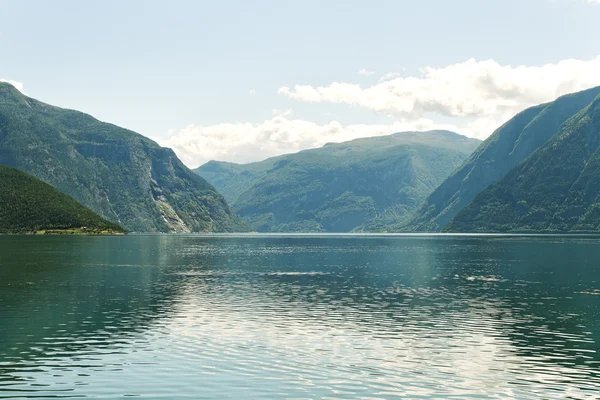 Fjord v Norsku. — Stock fotografie