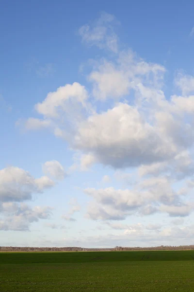 Land en wolken. — Stockfoto