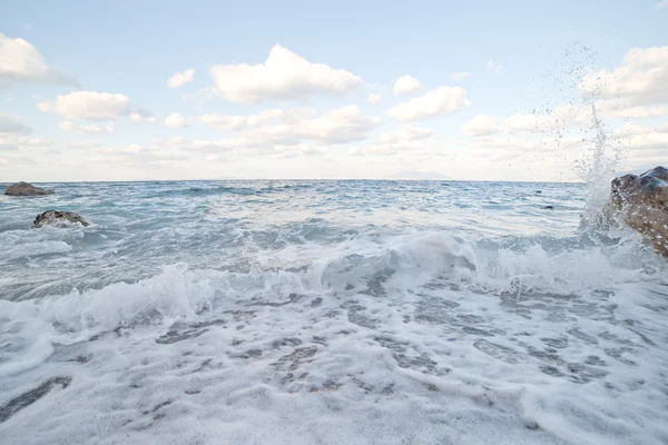 Pěnivý moře. — Stock fotografie