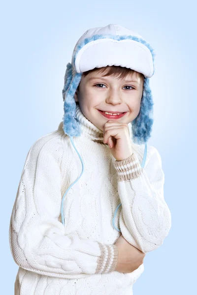 Портрет маленької дитини в зимовому одязі — стокове фото