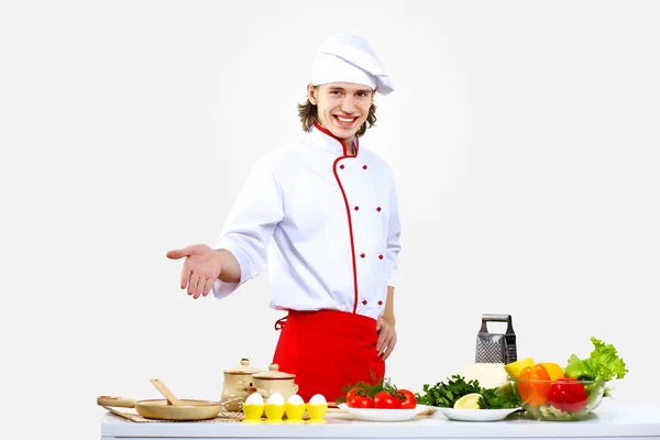 一个年轻的厨师，穿制服的肖像 — 图库照片