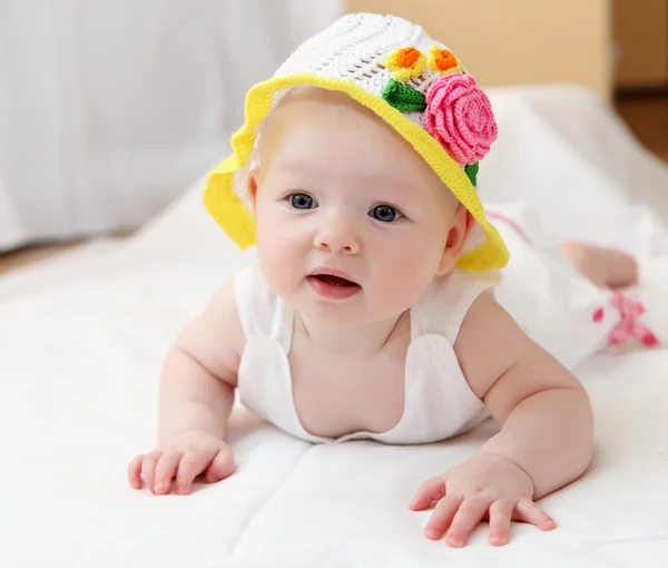 戴着帽子的可爱的小宝贝 — 图库照片