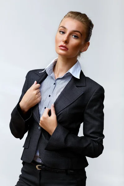 Retrato de uma mulher de negócios no cargo — Fotografia de Stock