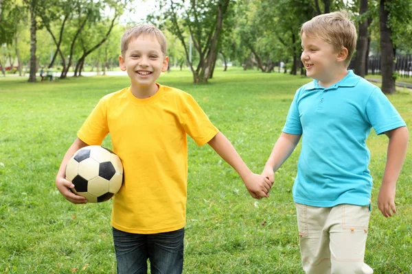 Two boys in the park — Stock Photo, Image