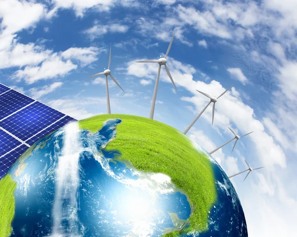 Planet Erde mit Solarbatterien — Stockfoto