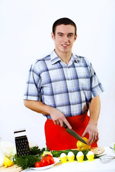 Adam temiz, evde yemek pişirme — Stok fotoğraf