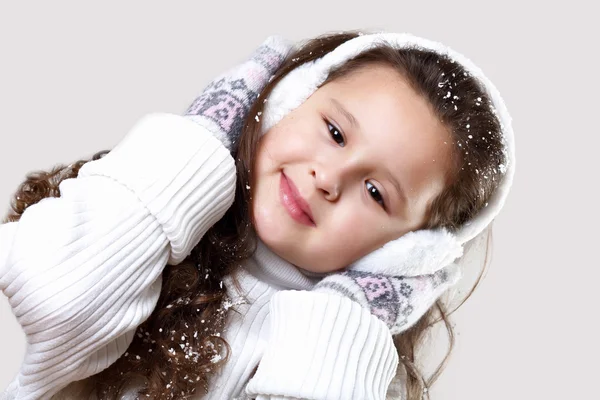 Cuty little girl in winter wear — Stock Photo, Image