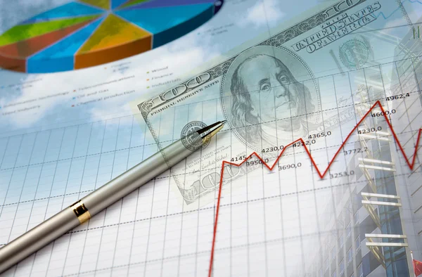 Finanz- und Geschäftsdiagramme und Grafiken — Stockfoto
