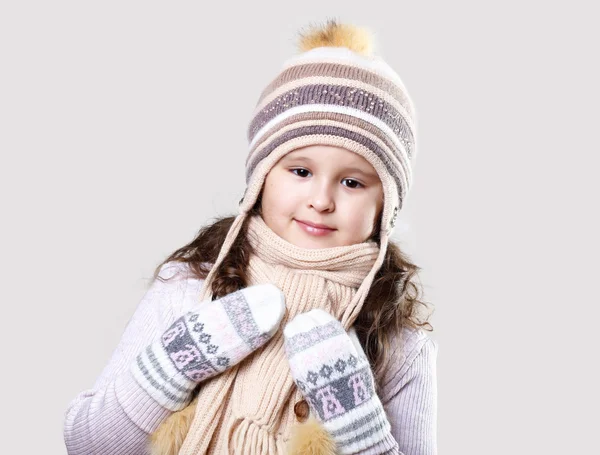 Cuty 冬天穿的小女孩 — 图库照片