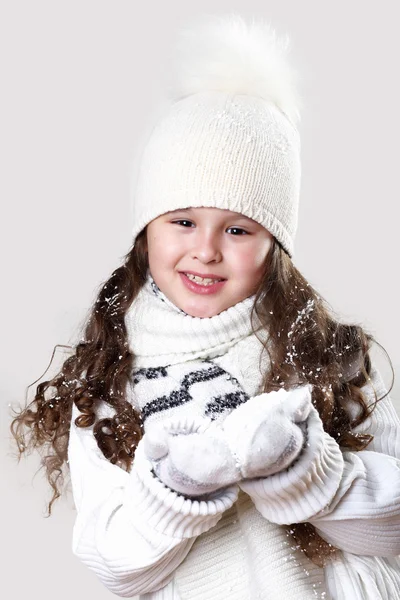 Yakın kış giyim, küçük kız — Stok fotoğraf