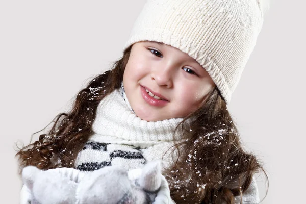 Cuty niña en invierno desgaste — Foto de Stock