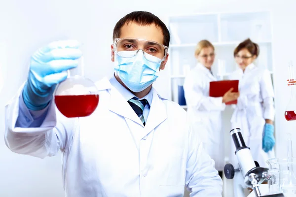 Scienziati in laboratorio — Foto Stock