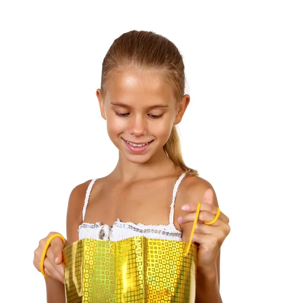 Hübsches Teenager-Mädchen mit Einkaufstüten — Stockfoto