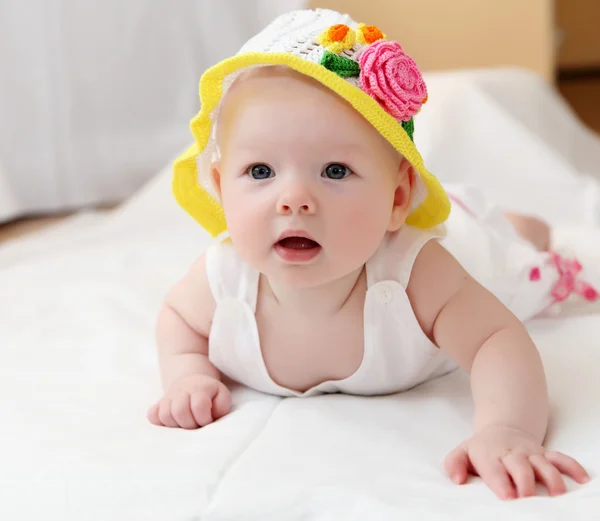 Bebê bonito em chapéu — Fotografia de Stock