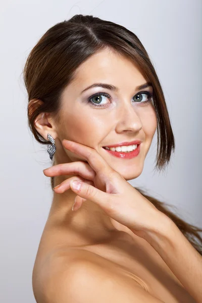 Portrait of beautiful young woman — Stock Photo, Image