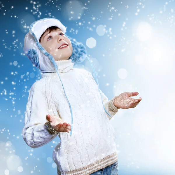 Porträt eines kleinen Kindes in Winterbekleidung — Stockfoto