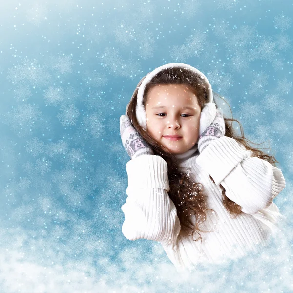 Pflicht kleines Mädchen in Winterbekleidung — Stockfoto