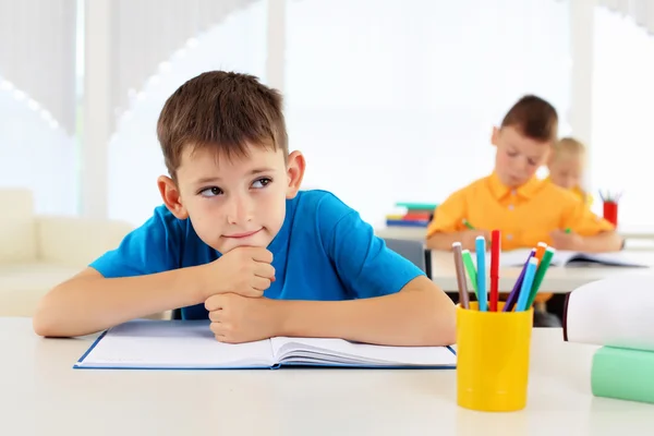 Porträt eines kleinen Jungen — Stockfoto