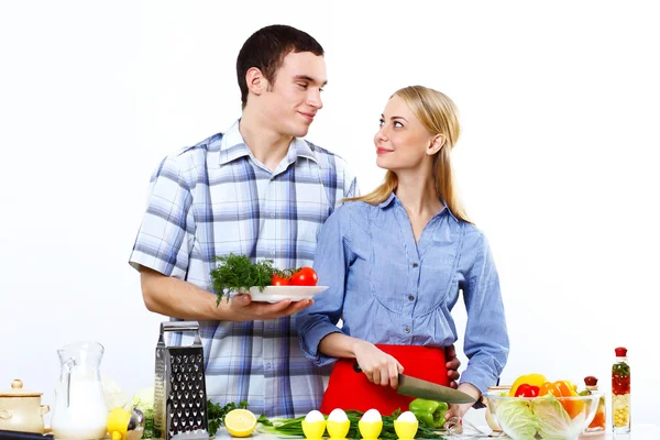 丈夫和妻子在一起烹饪在家里 — 图库照片