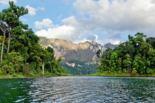 照 lan 湖。考索国家公园。泰国. — 图库照片