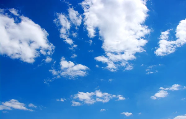 Nubes blancas — Foto de Stock