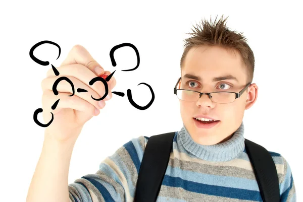 Estudante escrevendo fórmula científica no quadro branco — Fotografia de Stock