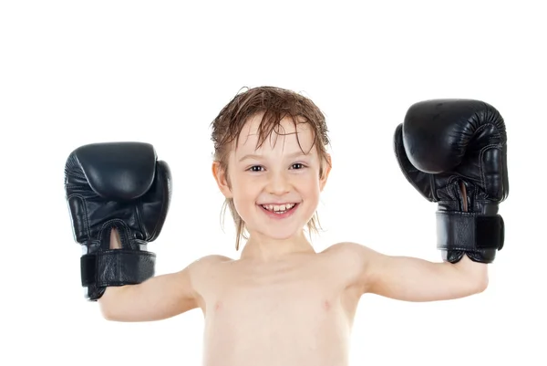 Gelukkige kleine jongen bokser winnaar — Stockfoto