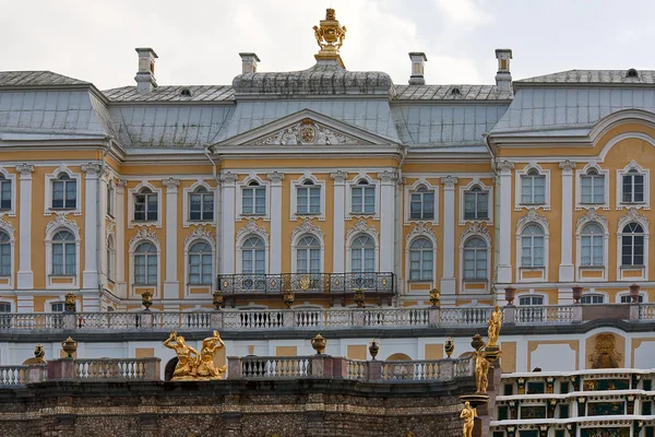 Fragmento do Palácio de Peterhof — Fotografia de Stock