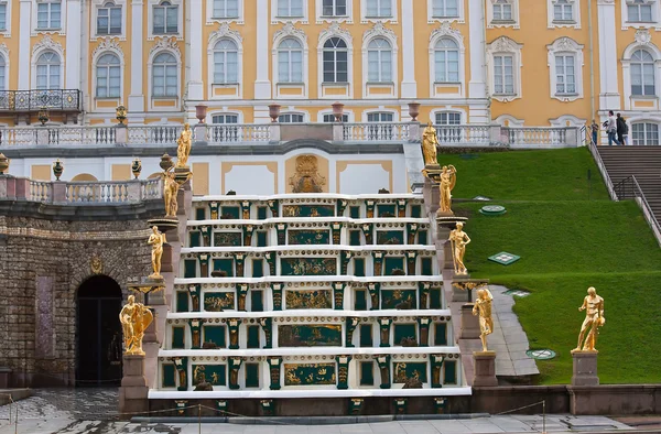 ペテルゴフ宮殿のフラグメント — ストック写真
