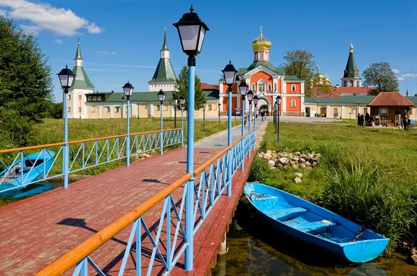Pravoslavná církev. Iverského klášter ve Valdenu, Rusko — Stock fotografie