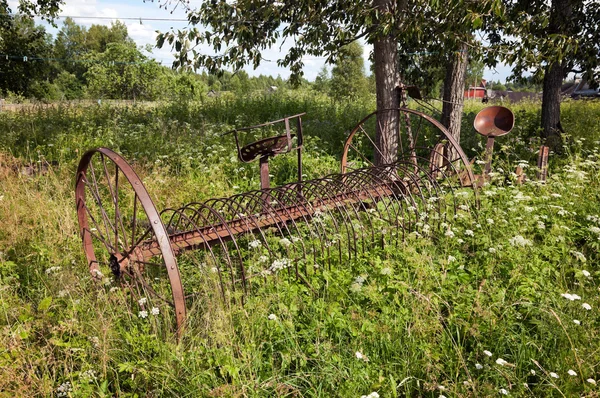 Rake hay in agriculture, obsolete model — Stock Photo, Image