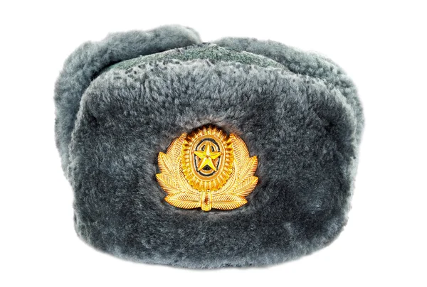 Sombrero del ejército de invierno ruso aislado sobre fondo blanco — Foto de Stock