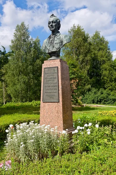 Monumento a Alexander Suvorov en la región de Novgorod, Rusia —  Fotos de Stock