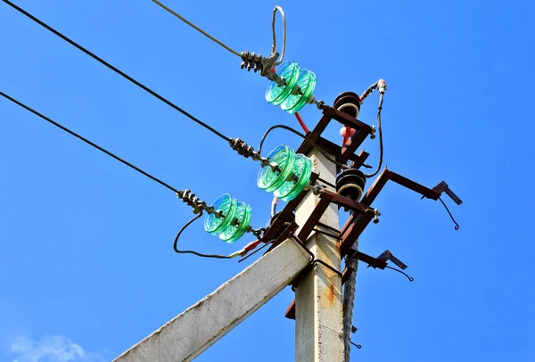 Yüksek voltaj elektrik pilonu — Stok fotoğraf