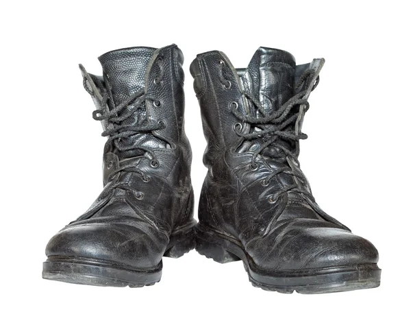 Staré vojenské boty izolované na bílém pozadí — Stock fotografie