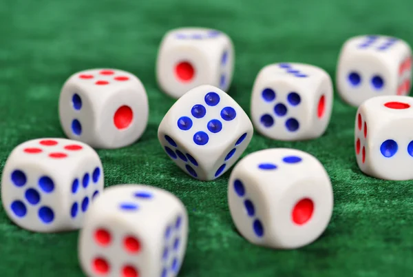 Dice on the baize — Stock Photo, Image