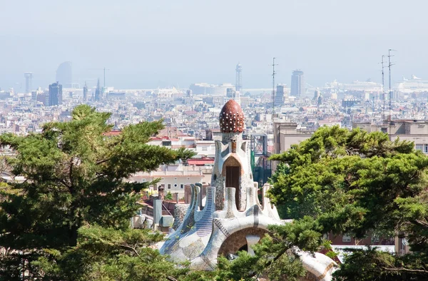 Perníky dům v parku guell od antoni gaudi, barcelona, Španělsko — Stock fotografie