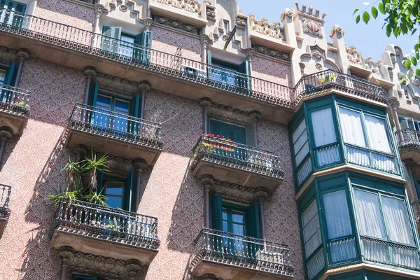 Detail van het gebouw, barcelona, Spanje — Stockfoto