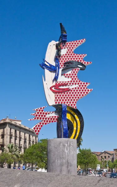 Bildhauer Roy Lichtenstein, mit dem Titel "Face of Barcelona."-Spanien — Φωτογραφία Αρχείου