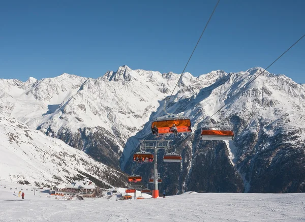 Elevador de esqui cadeira. Solden. Áustria — Fotografia de Stock
