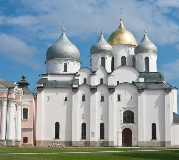 圣索菲亚大教堂中的大诺夫哥罗德俄罗斯克里姆林宫 — 图库照片