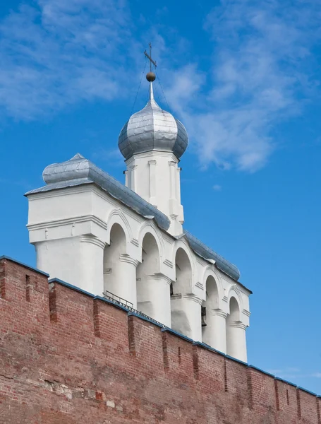 A Rússia. Novgorod, o Grande. Belltower. — Fotografia de Stock