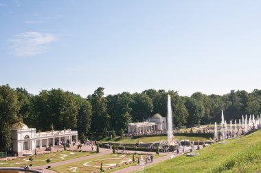 Peterhof. daha düşük bir park. Çeşme 