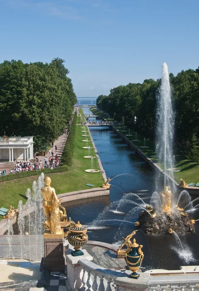 Grand cascade in Pertergof, Saint-Petersburg, Russia. — Stock Photo, Image
