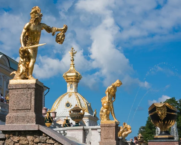 Wielka kaskada w Pertergof, Petersburg, Rosja. — Zdjęcie stockowe
