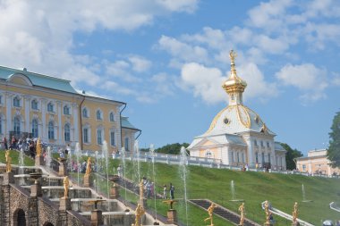 Pertergof, Saint-Petersburg, Rusya 'da büyük şelale.