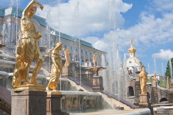 Pertergof, Saint-Petersburg, Rusya 'da büyük şelale. — Stok fotoğraf