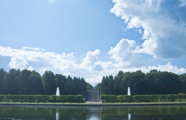 Peterhof. büyük marly gölet ve altın çağlayan